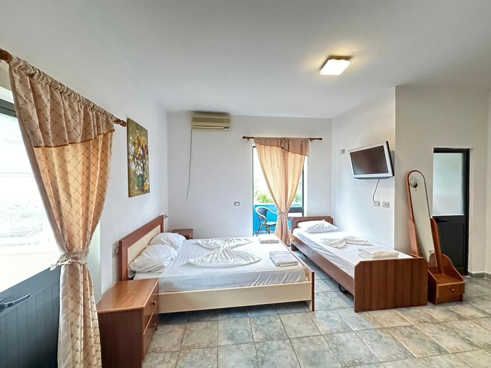 Hotel Adriatik Shengjin Luaran gambar